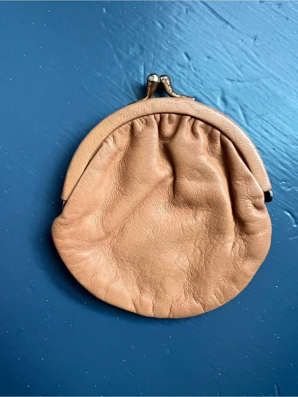 Vintage Tan Leather Kiss-Lock Coin Purse